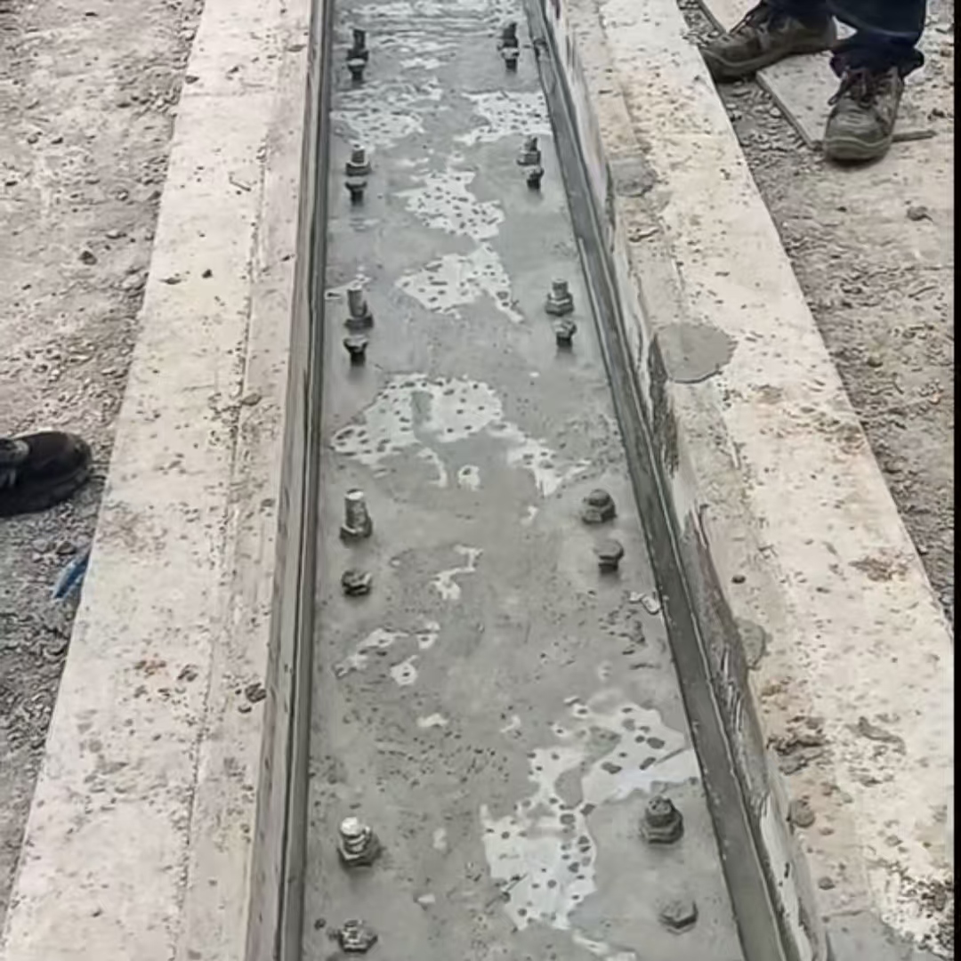 通城港口码头起重机龙门吊重型机械设备稳固用早强快凝轨道胶泥